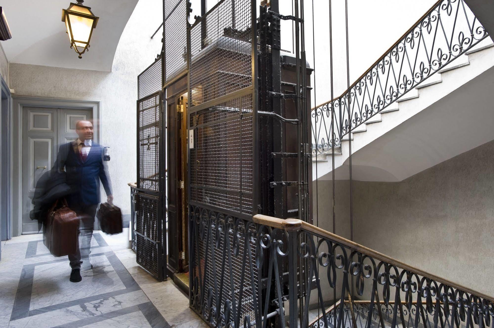 38 Viminale Street Hotell Rom Exteriör bild